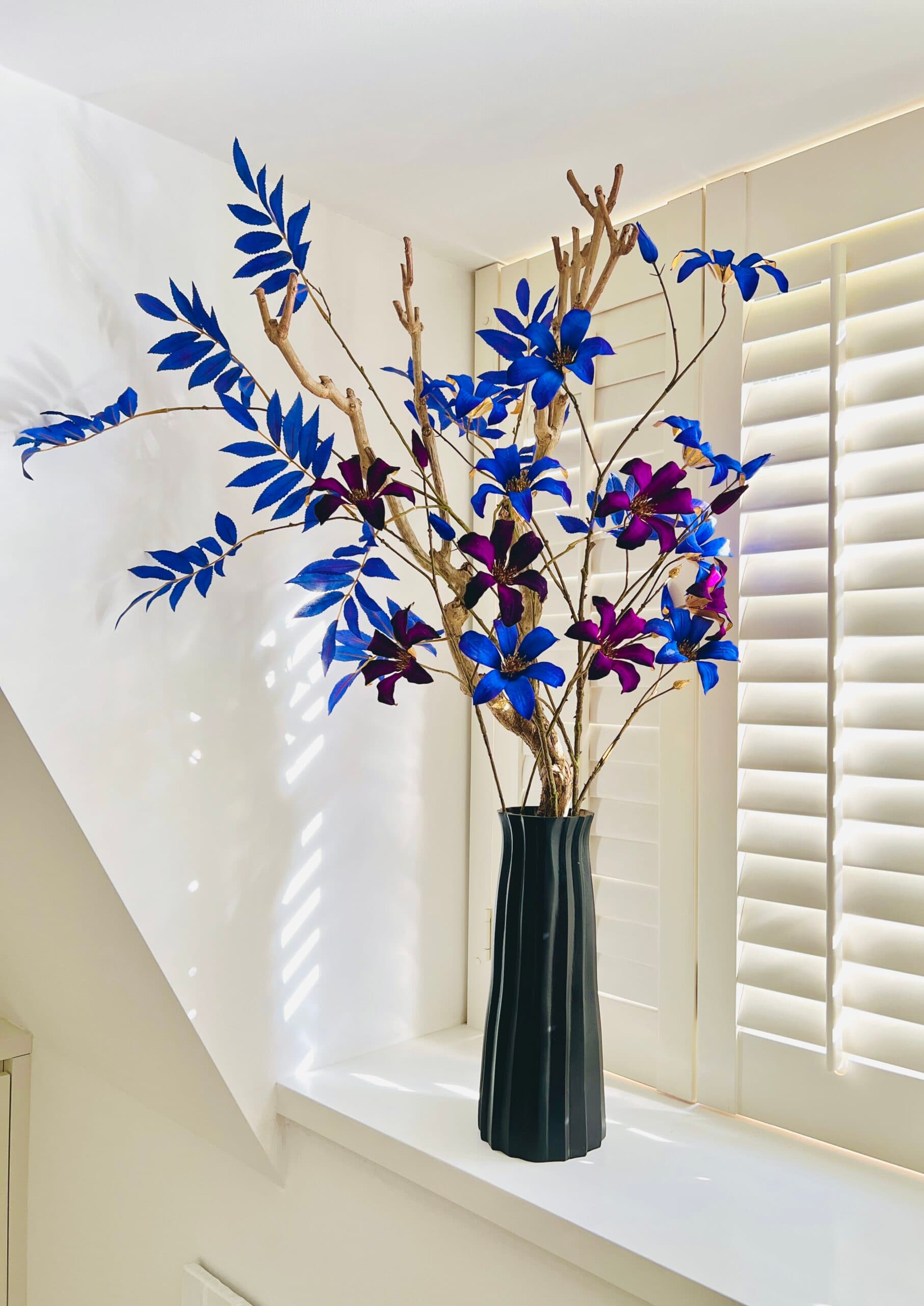 Blauw zijden bloemen boeket