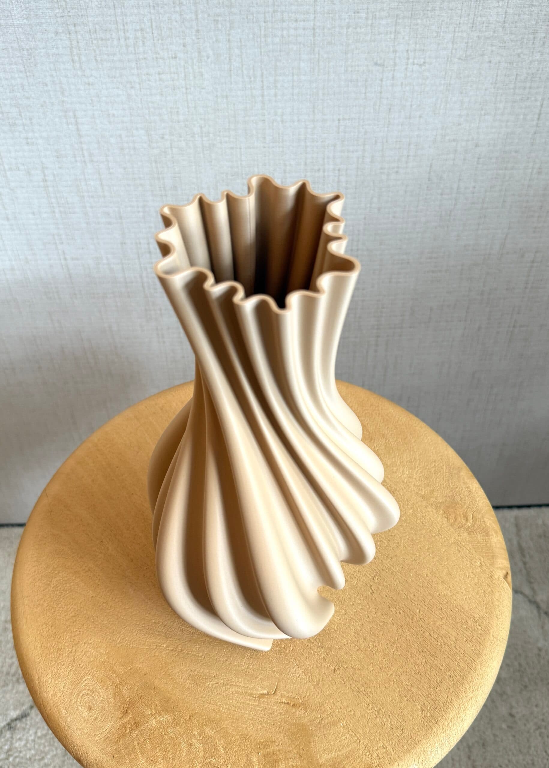 3D geprinte unieke vaas, kleur peanut (houtkleur) 27cm 2