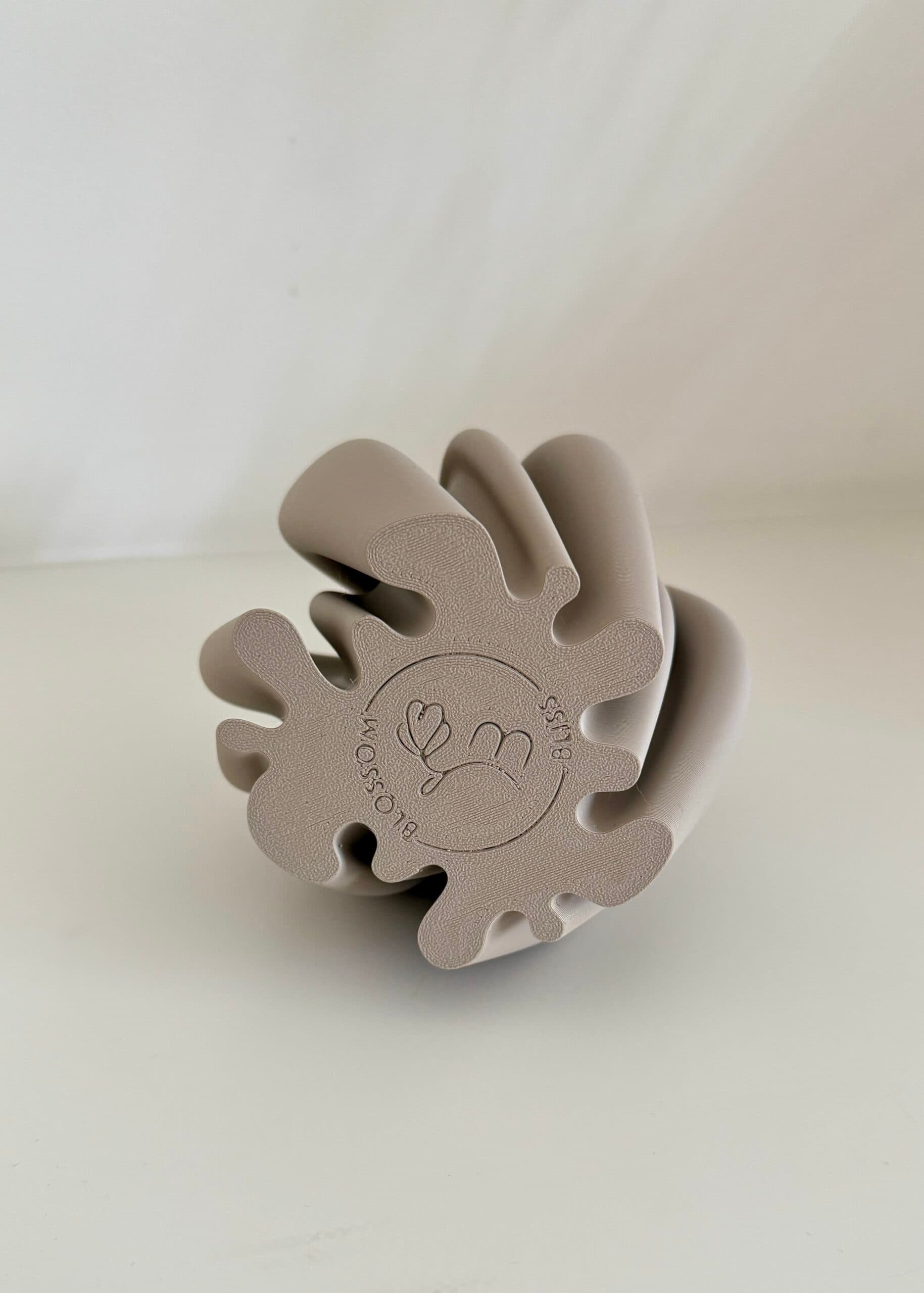 3D geprint vaasje warm grey 18cm 3