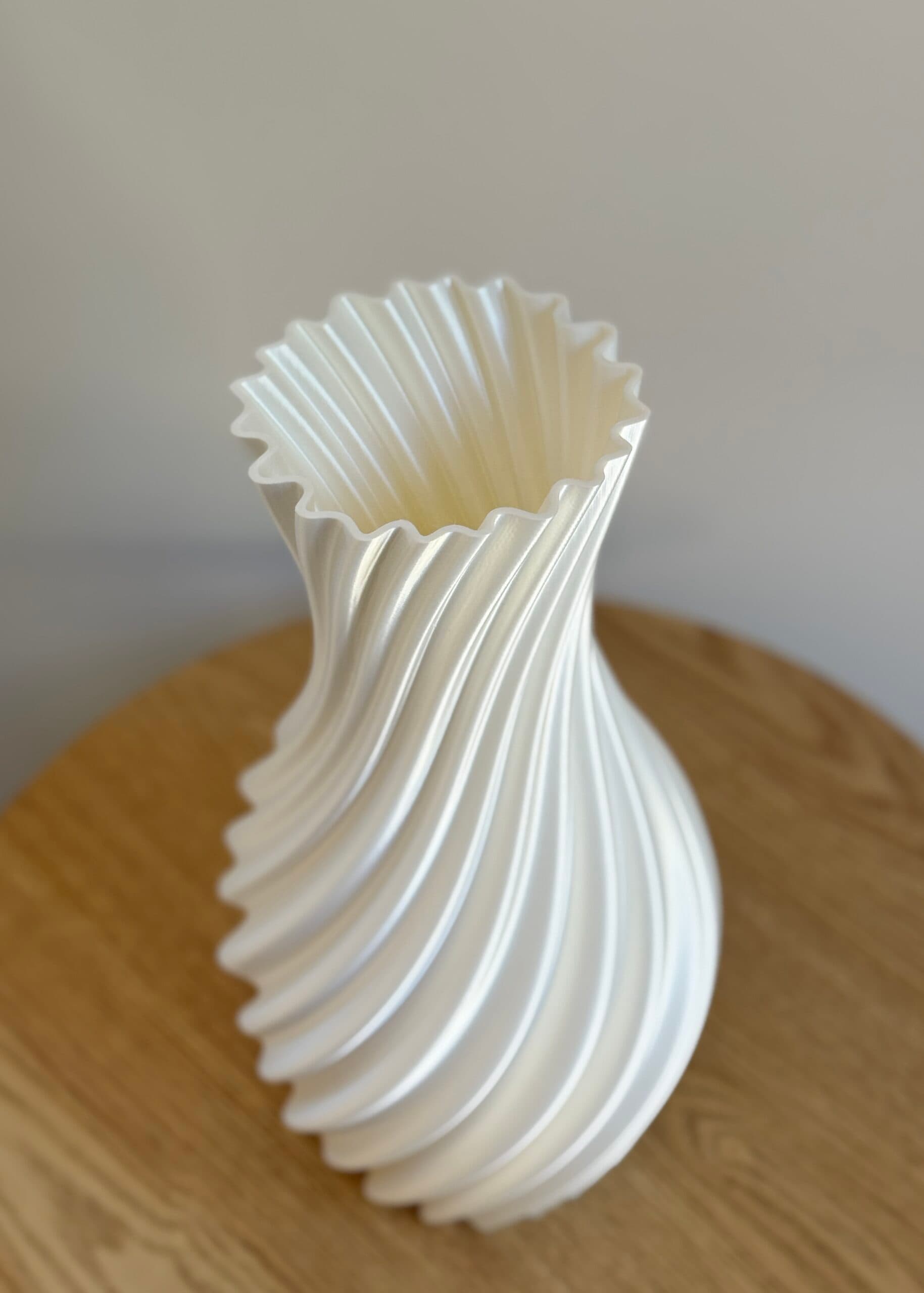 3D geprinte vaas glossy white 33cm 2