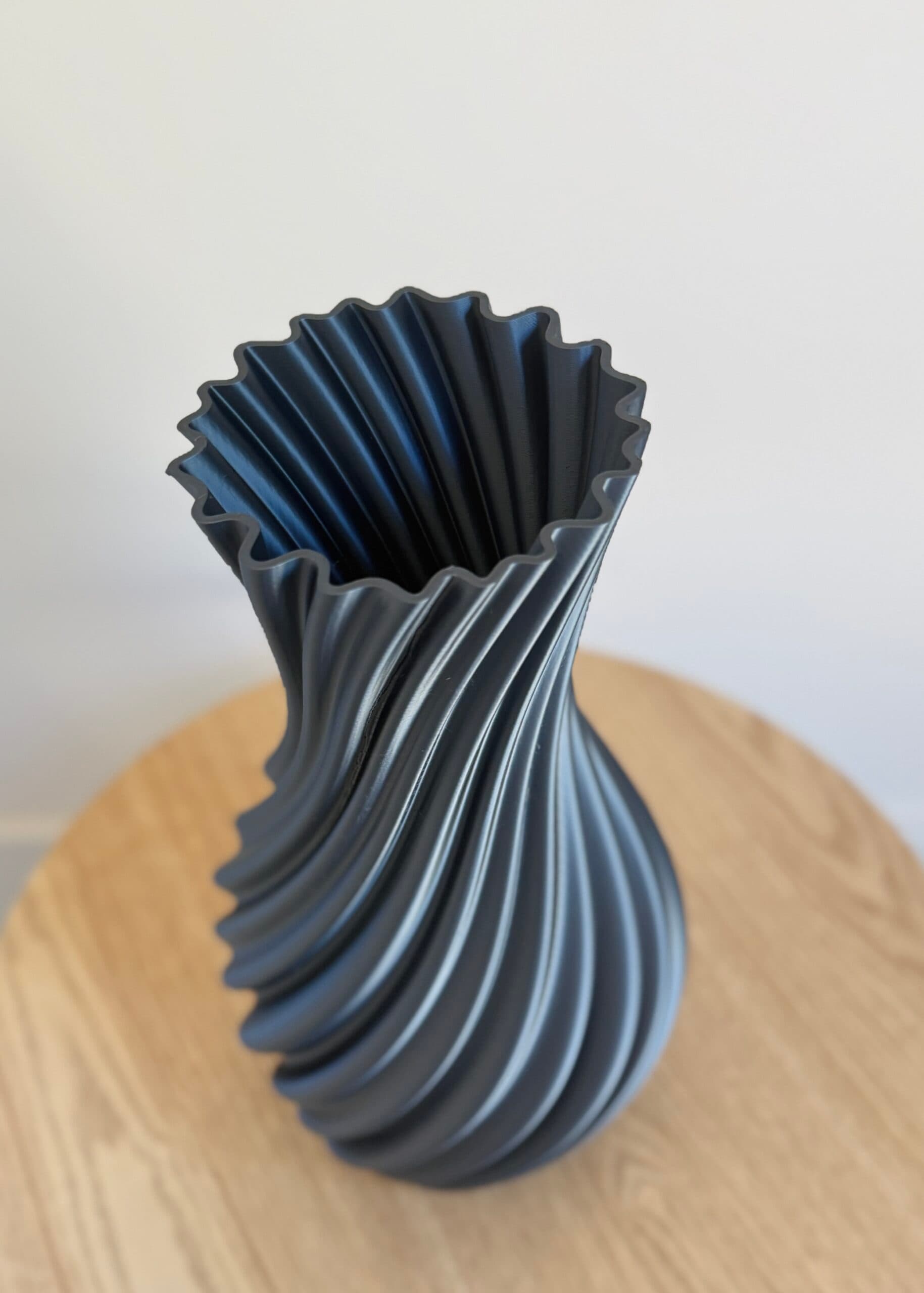 3D geprinte vaas soft black 33cm 2