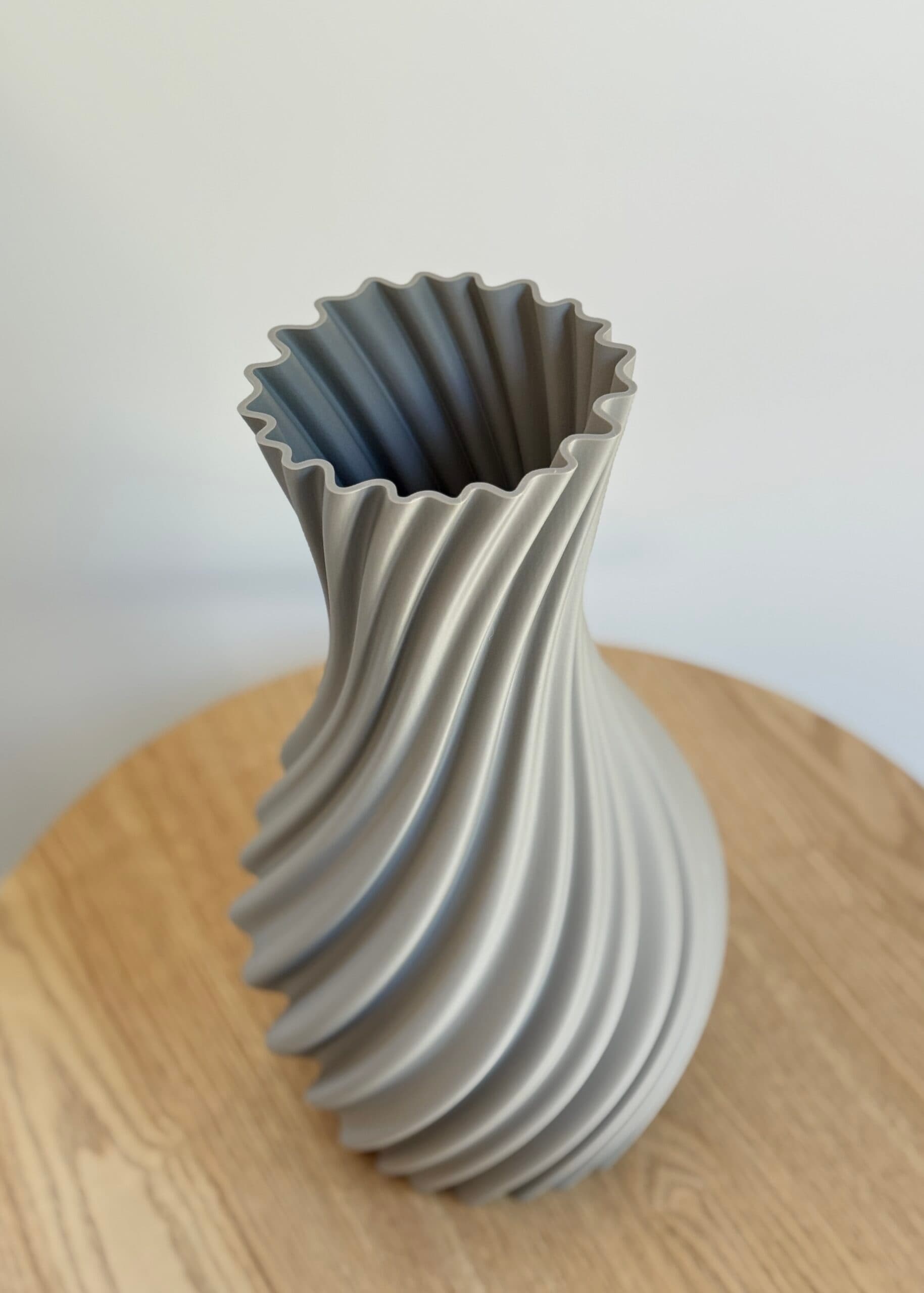 3D geprinte vaas warm grey 33cm 3