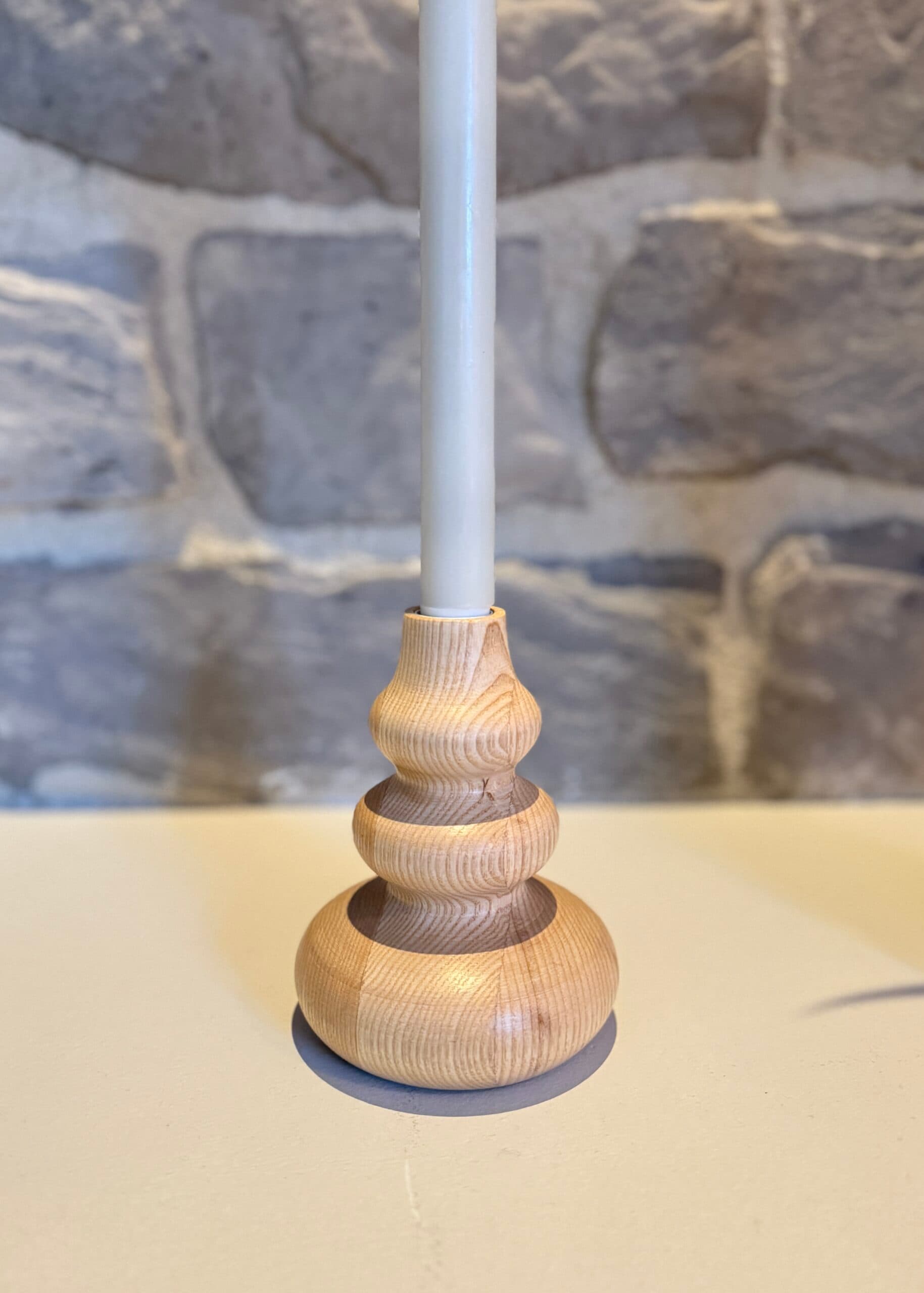 Kandelaar van hout