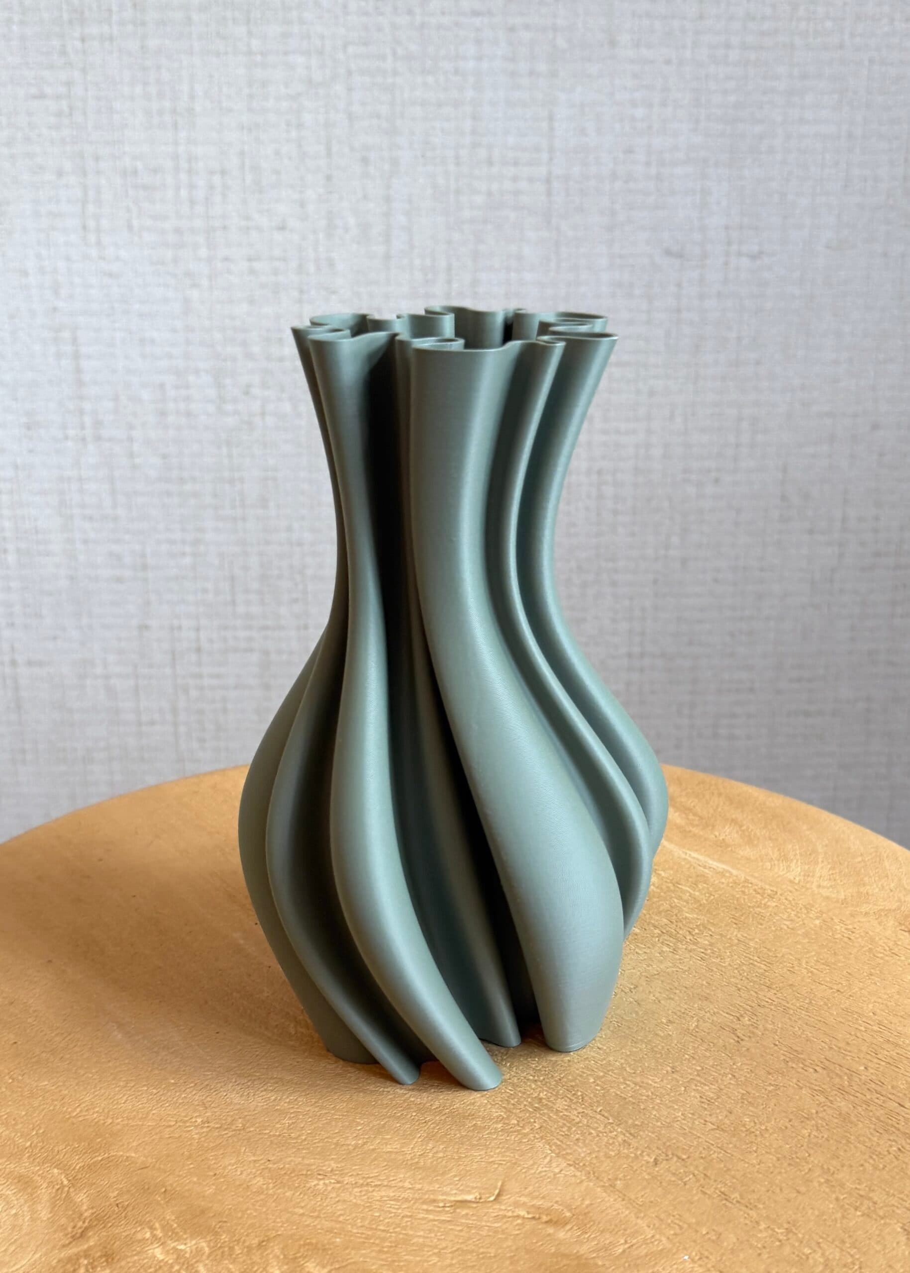 3D geprint vaasje kleur vergrijsd groen 18cm