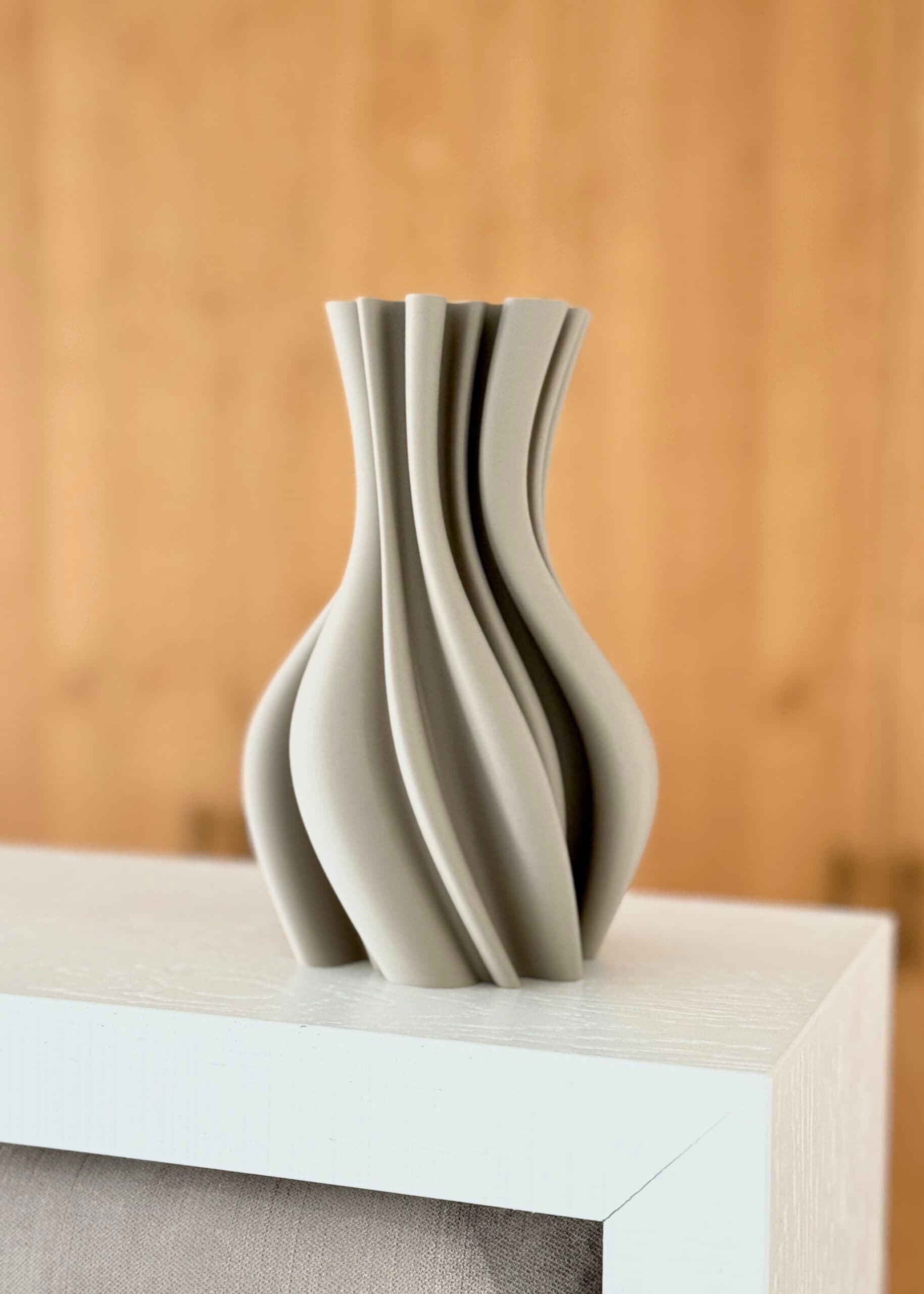 3D geprint vaasje warm grey 18cm